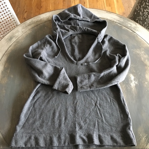 Izod Tops - IZOD SWEATSHIRT